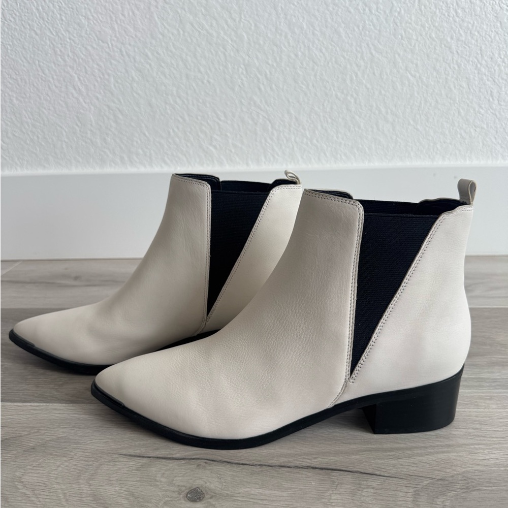 NWOT Marc Fischer White Ankle Boots